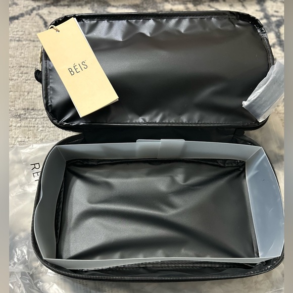 BEIS- Dopp Kit in Black - Picture 3 of 5